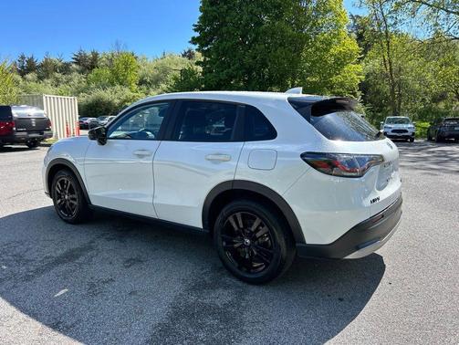 Platinum White Pearl 2026 Honda HR-V AWD Sport