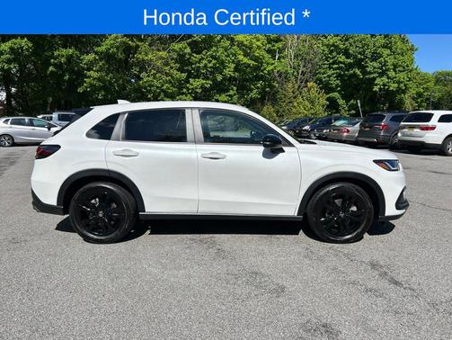Platinum White Pearl 2026 Honda HR-V AWD Sport