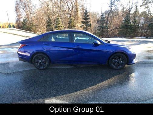 2022 Hyundai ELANTRA SEL