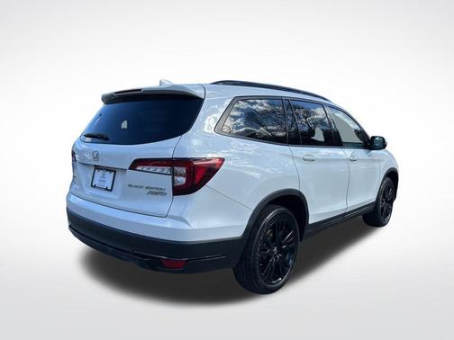 Platinum White Pearl 2021 Honda Pilot AWD Black Edition