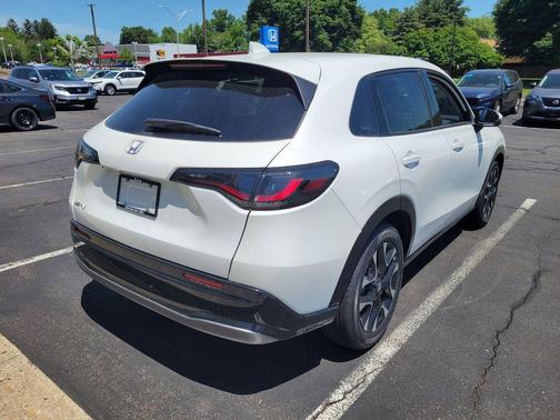 Platinum White Pearl 2027 Honda HR-V EX-L