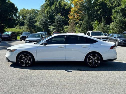 Platinum White Pearl 2026 Honda Accord SE