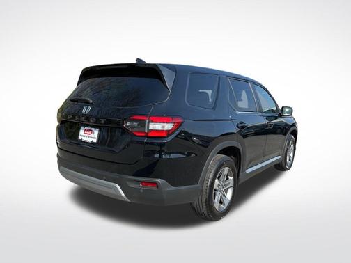 Crystal Black Pearl 2023 Honda Pilot AWD EX-L 7 Passenger