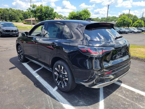 Deep Ocean Pearl 2027 Honda HR-V EX-L