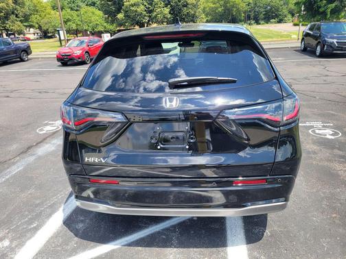 Deep Ocean Pearl 2027 Honda HR-V EX-L