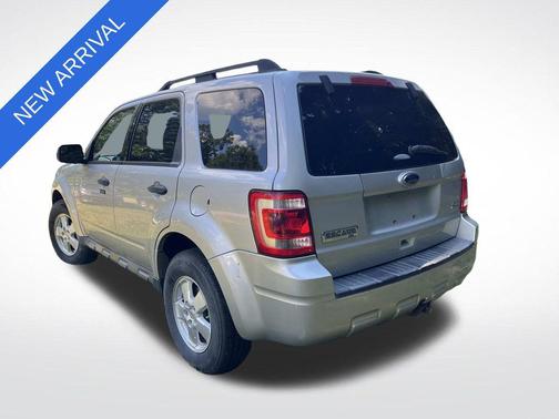 Ingot Silver Metallic 2012 Ford Escape XLT