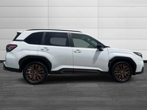 Crystal White Pearl 2025 Subaru Forester Sport