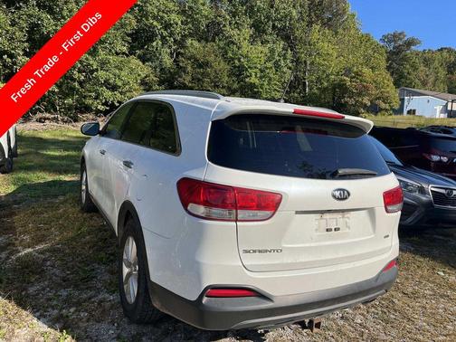 2017 Kia Sorento LX