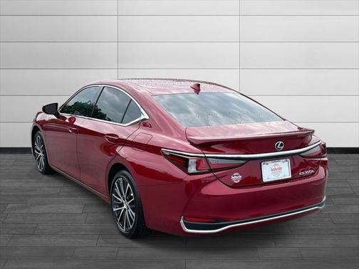 2025 Lexus ES 300h Base