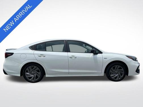 Crystal White Pearl 2024 Subaru Legacy Sport