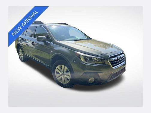 Wilderness Green Metallic 2018 Subaru Outback 2.5i Premium