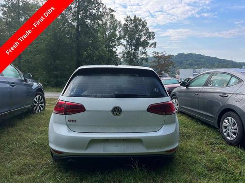 2017 Volkswagen Golf GTI 2.0T SE 4-Door
