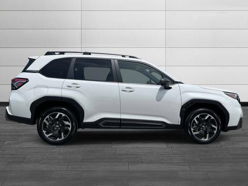 Crystal White Pearl 2025 Subaru Forester Limited