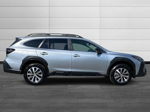 Ice Silver Metallic 2025 Subaru Outback Premium