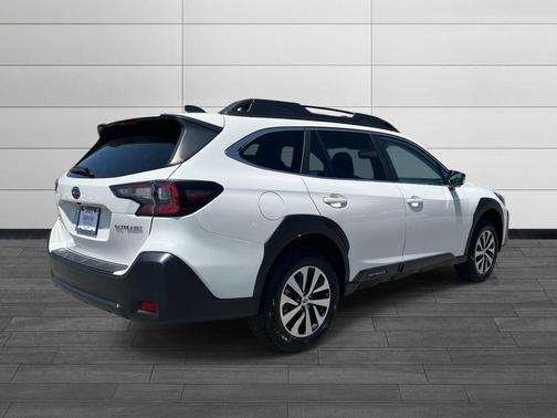 Crystal White Pearl 2025 Subaru Outback Premium