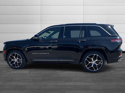 2022 Jeep Grand Cherokee Summit