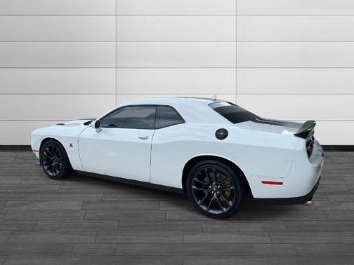 White Knuckle Clearcoat 2022 Dodge Challenger R/T Scat Pack