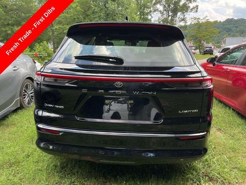 2025 Toyota Crown Signia Limited