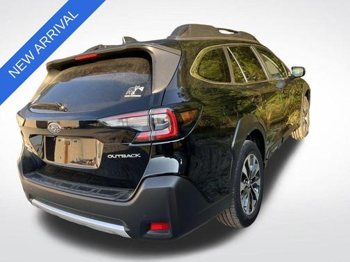 Crystal Black Silica 2024 Subaru Outback Limited