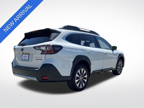 Crystal White Pearl 2025 Subaru Outback Touring XT