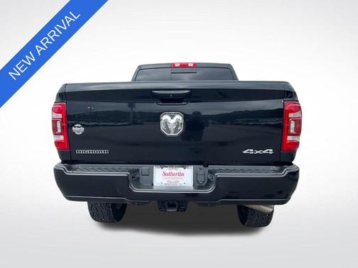 2022 RAM 2500 Big Horn Crew Cab 4x4 6'4' Box