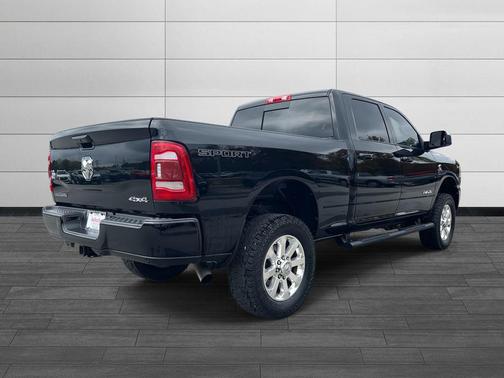 2022 RAM 2500 Big Horn Crew Cab 4x4 6'4' Box