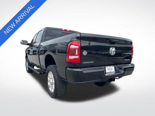 2022 RAM 2500 Big Horn Crew Cab 4x4 6'4' Box