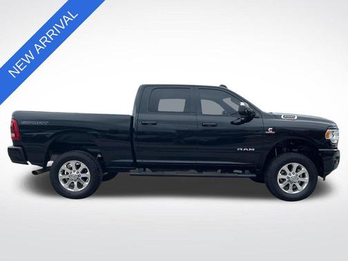 2022 RAM 2500 Big Horn Crew Cab 4x4 6'4' Box