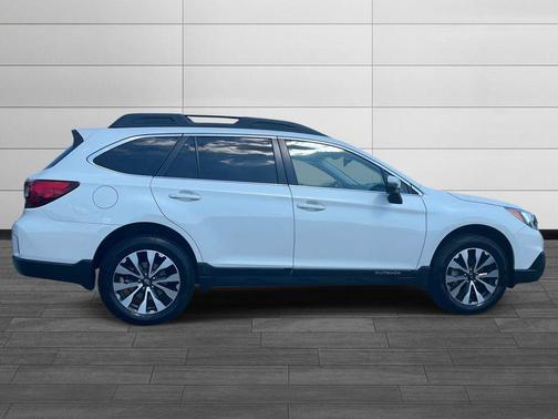 Crystal White Pearl 2017 Subaru Outback 2.5i Limited