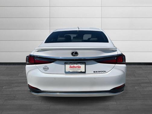 2023 Lexus ES 300h Base