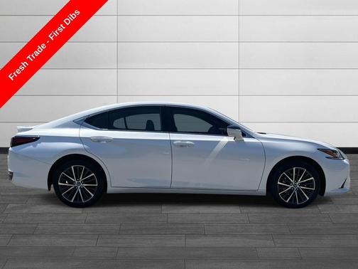 2023 Lexus ES 300h Base