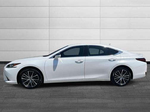 2023 Lexus ES 300h Base