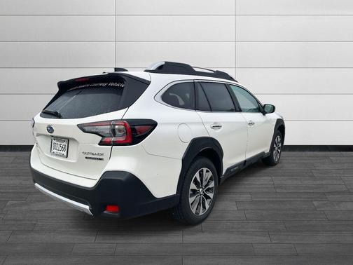2025 Subaru Outback Touring XT