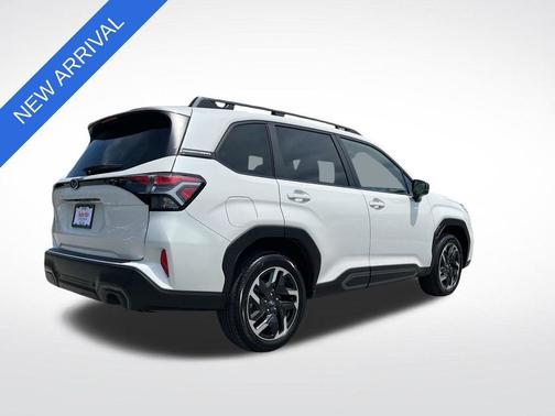 Crystal White Pearl 2025 Subaru Forester Limited