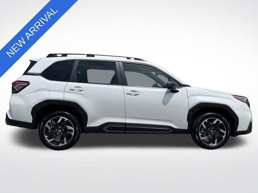 Crystal White Pearl 2025 Subaru Forester Limited