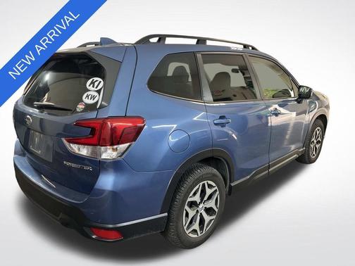 Horizon Blue 2022 Subaru Forester Premium