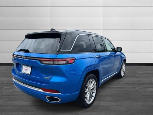 2023 Jeep Grand Cherokee Summit