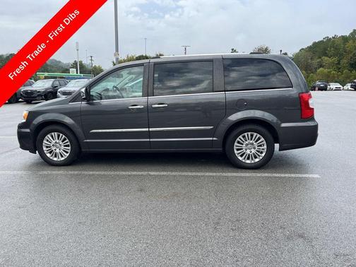 2016 Chrysler Town & Country Limited