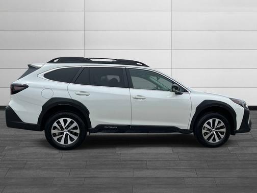 Crystal White Pearl 2025 Subaru Outback Premium