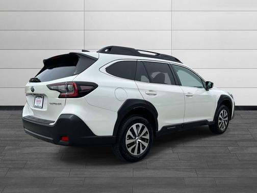 Crystal White Pearl 2025 Subaru Outback Premium