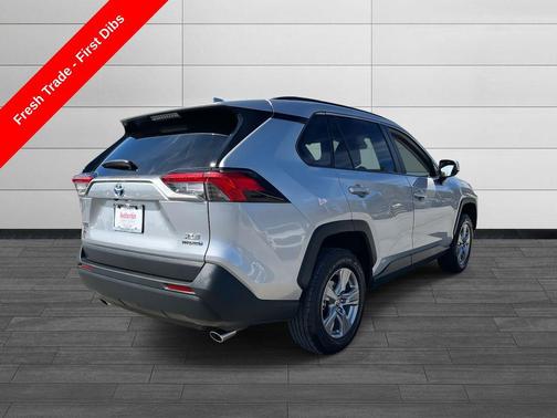 2022 Toyota RAV4 Hybrid XLE