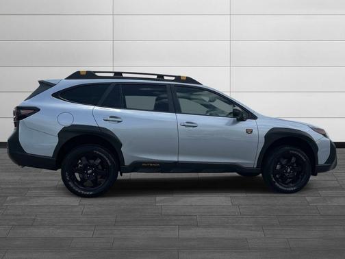 Ice Silver Metallic 2023 Subaru Outback Wilderness