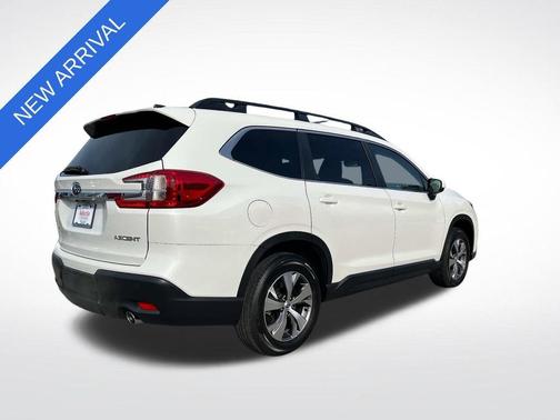 Crystal White Pearl 2025 Subaru Ascent Premium