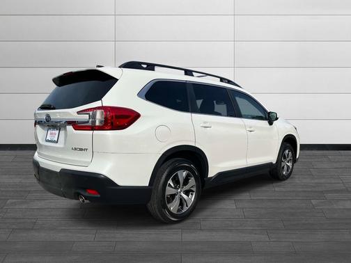Crystal White Pearl 2025 Subaru Ascent Premium