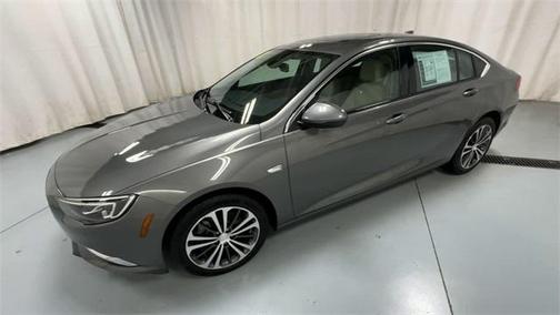 2018 Buick Regal Sportback Essence