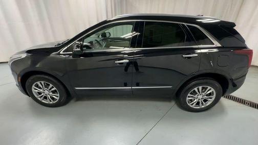 Stellar Black Metallic 2021 Cadillac XT5 Premium Luxury