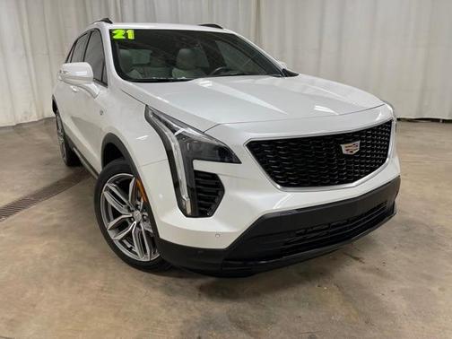 Photo 3 of 27 of 2021 Cadillac XT4 Sport