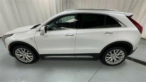 2022 Cadillac XT4 Premium Luxury