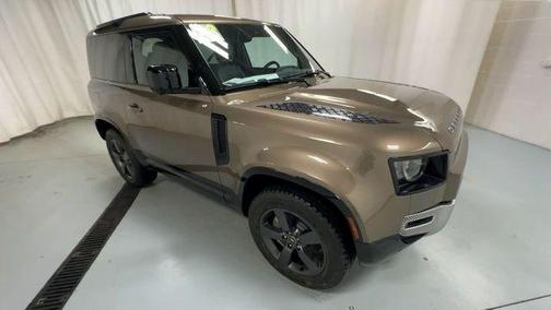 2023 Land Rover Defender SE