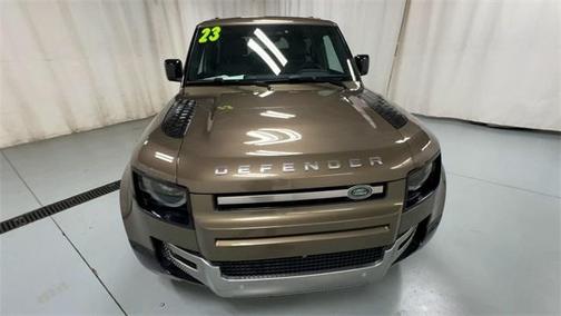 2023 Land Rover Defender SE